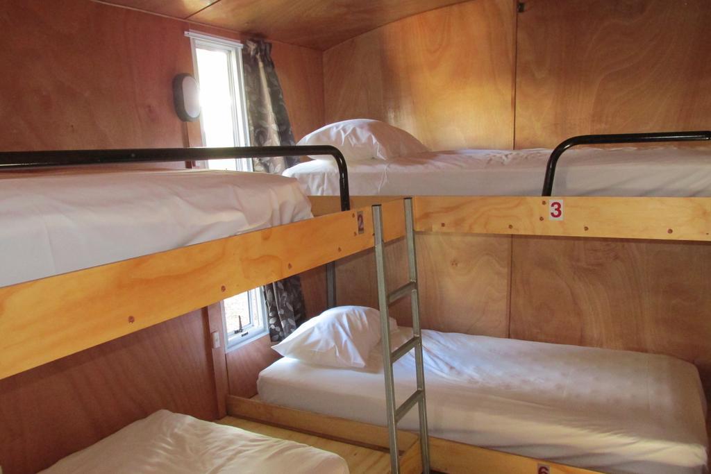 מוטואקה Fernwood Holiday Park חדר תמונה