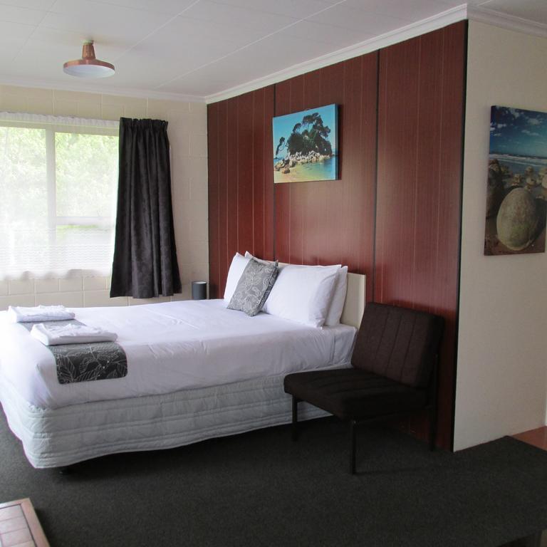 מוטואקה Fernwood Holiday Park חדר תמונה