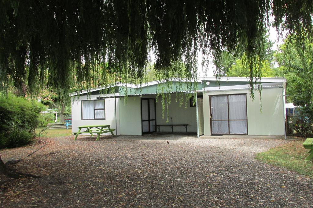 מוטואקה Fernwood Holiday Park חדר תמונה